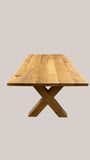 Tisch mit Massivholzplatte Eiche und massiven Eiche Tischgestell im X-Design