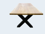 Tisch mit Massivholzplatte Eiche und Metall Tischgestelle im X-Design