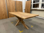 Tisch Massivholzplatte Eiche mit Tischgestell Eiche massiv im Spider Design